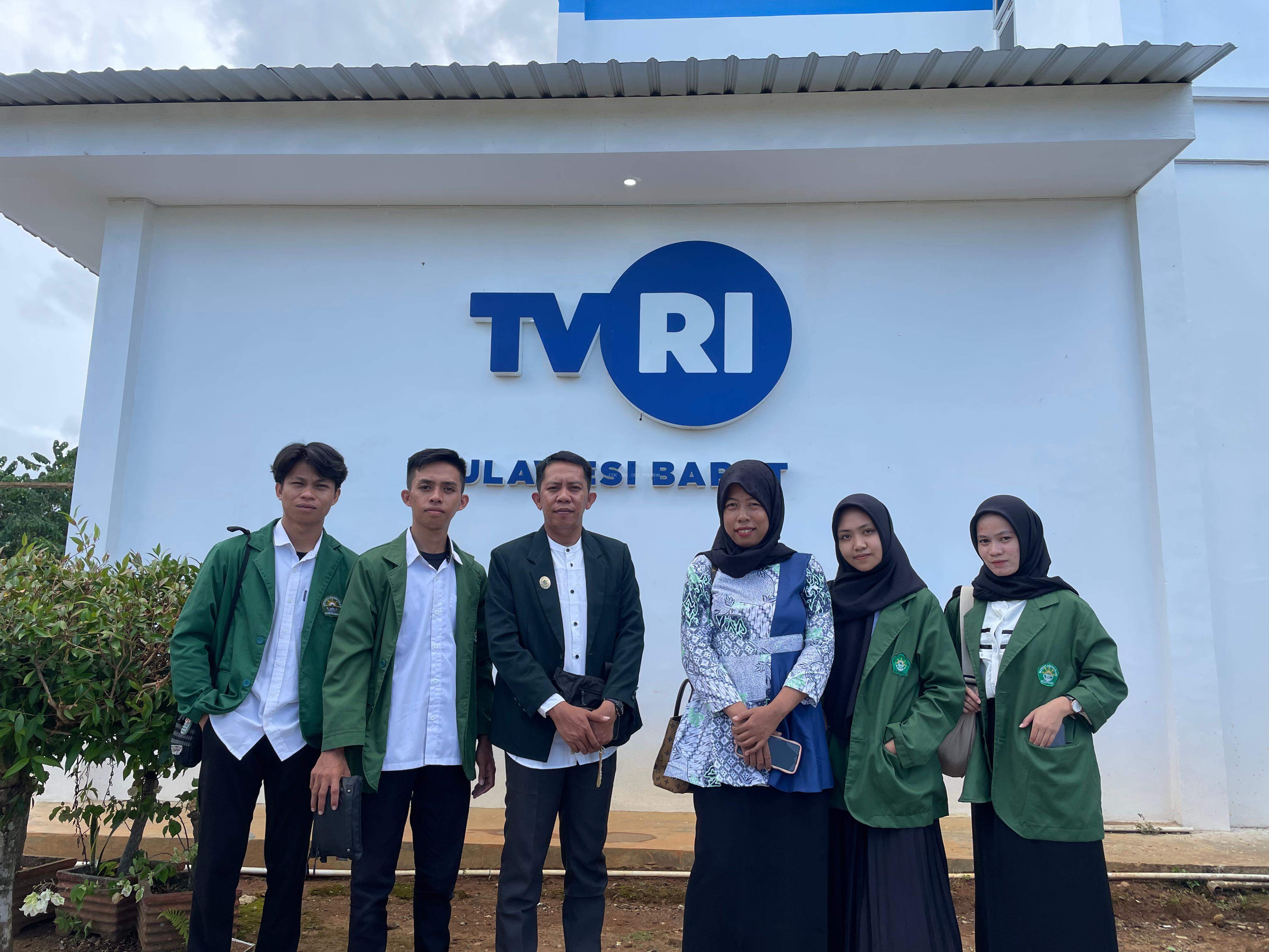 Mahasiswa Semester 7 KPI IAI DDI Polewali Mandar Dilepas untuk Magang di TVRI Sulawesi Barat